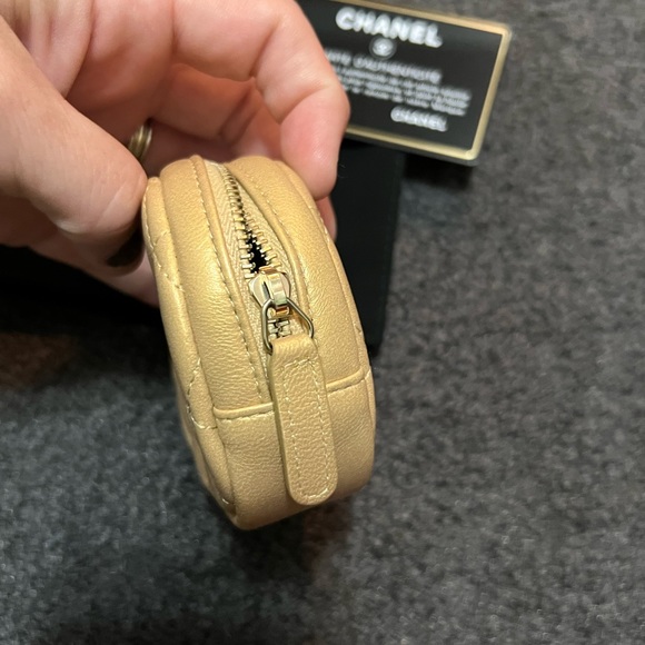 Chanel gold leather coin purse - Picture 6 of 8
